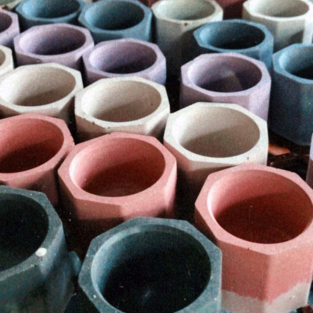 small-colorful-concrete-pots-by-Uzi-Mills
