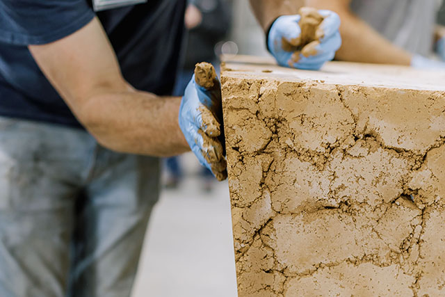 class-photo-ultimate-concrete-countertop-training-in-mold